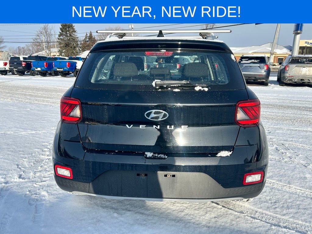 Used 2020 Hyundai Venue SEL image 5
