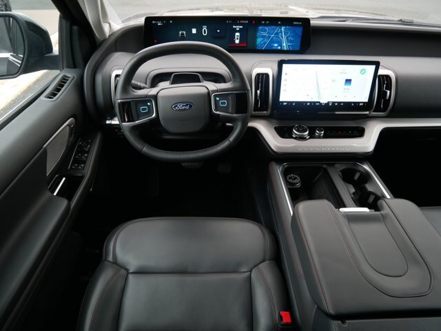 Certified 2025 Ford Expedition Active AWD/4WD image 13