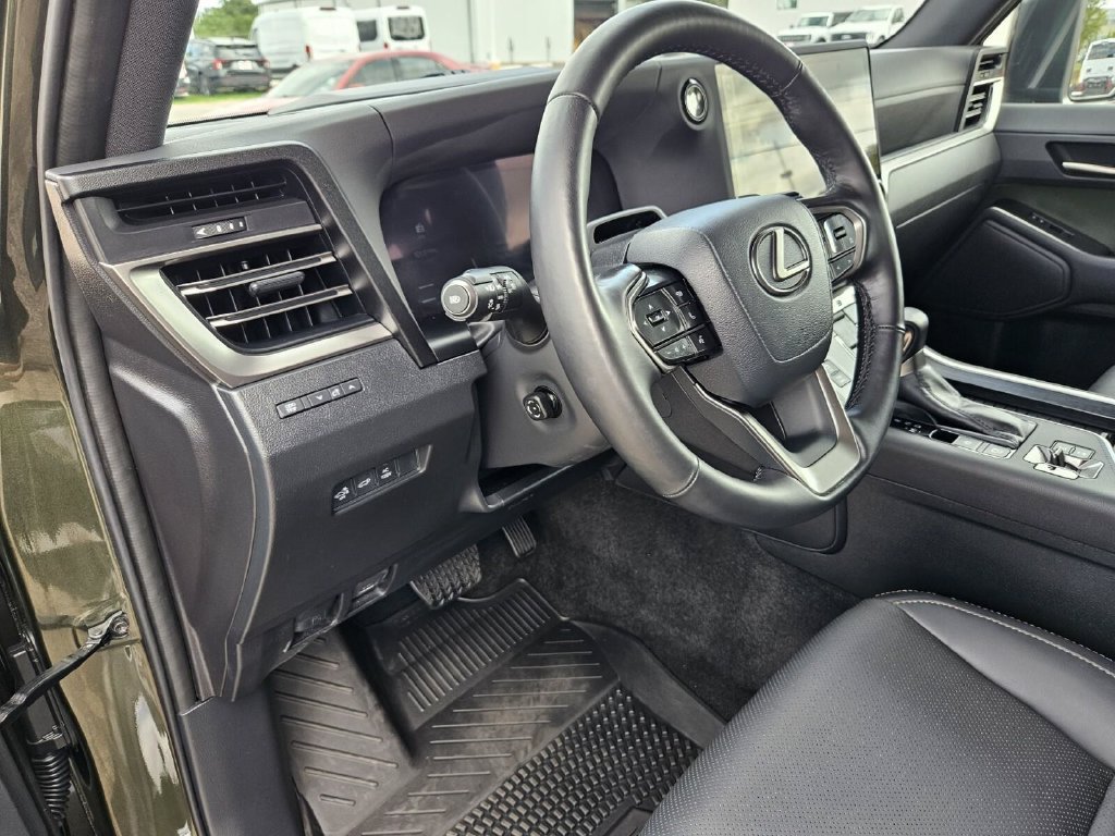 Used 2024 Lexus GX 550 AWD/4WD image 21