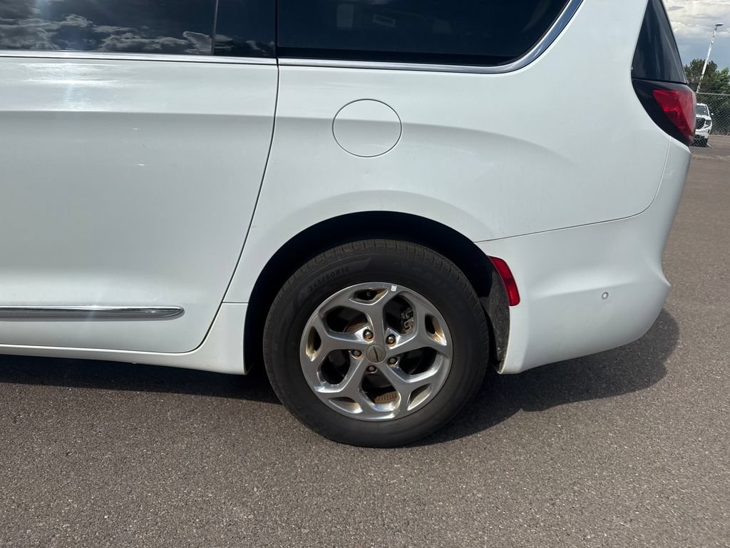 Used 2021 Chrysler Pacifica Limited w/ Premium & Safety Sphere Group AWD/4WD image 36