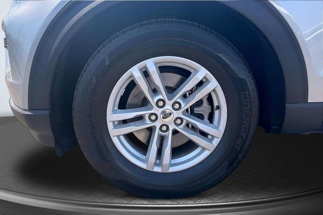 Certified 2024 Ford Explorer XLT RWD image 9