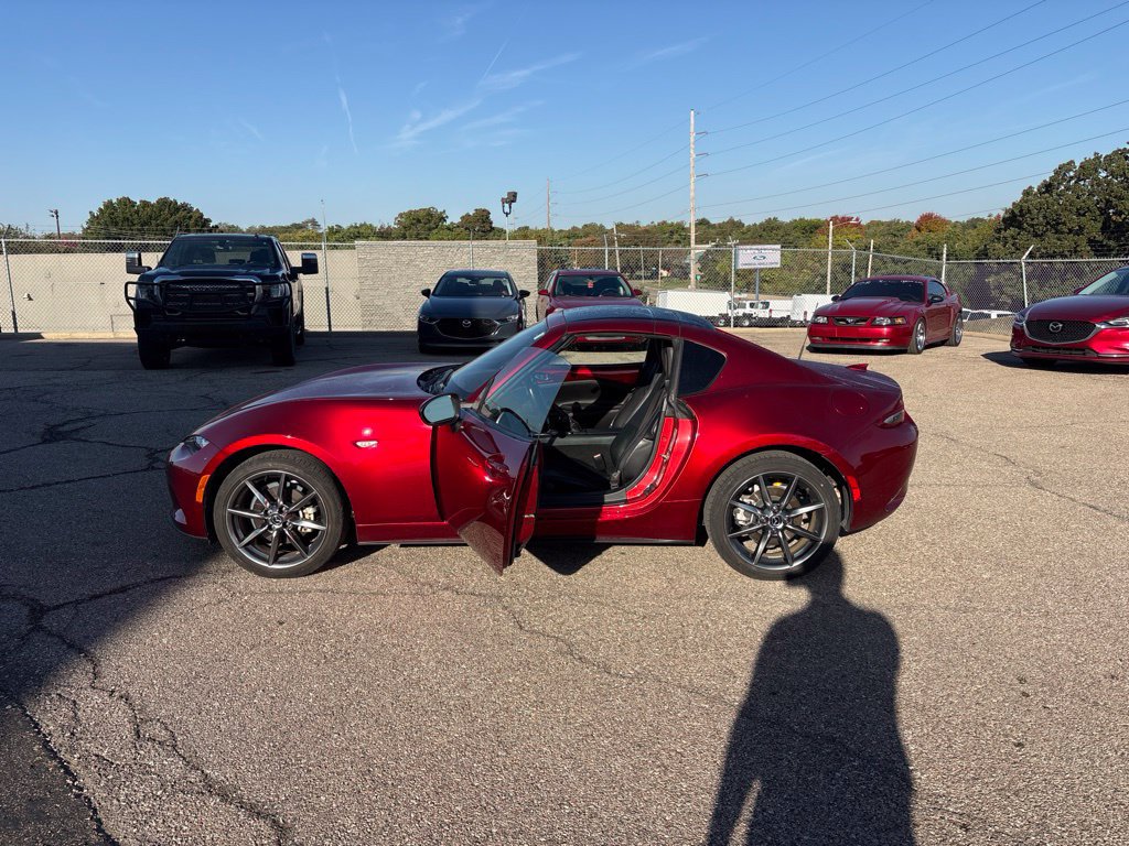 Used 2021 MAZDA MX-5 Miata RF Grand Touring RWD image 4