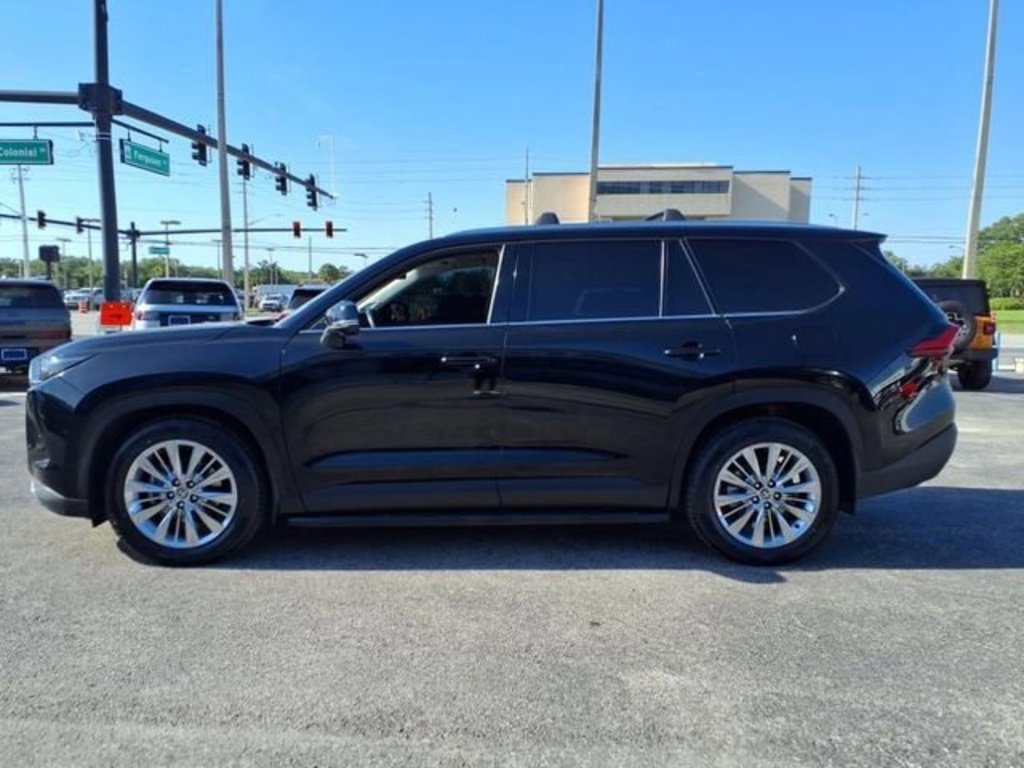 Used 2024 Toyota Grand Highlander Platinum image 4