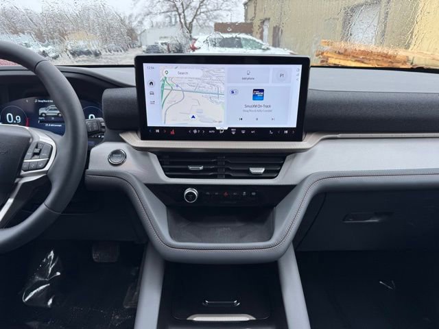 Certified 2025 Ford Explorer Active AWD/4WD image 7