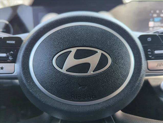 Used 2024 Hyundai Elantra SEL image 24