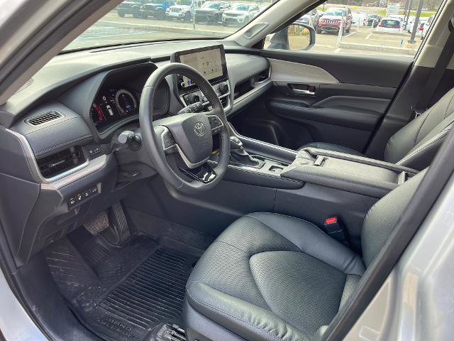 Used 2024 Toyota Grand Highlander Limited image 5