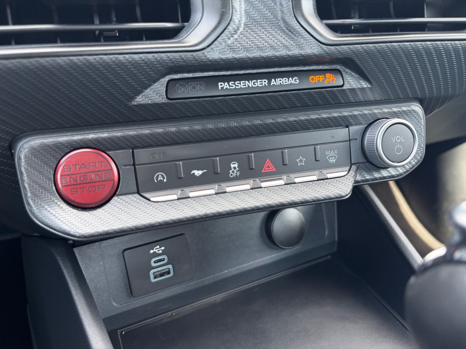 Certified 2025 Ford Mustang Coupe RWD image 19