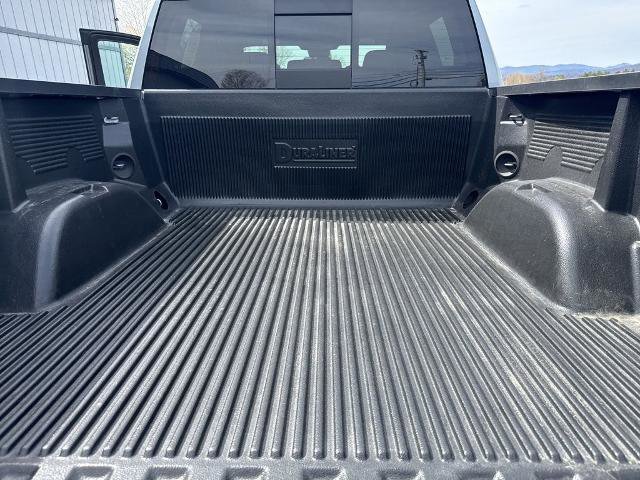 Used 2023 Chevrolet Silverado 1500 RST w/ Convenience Package II AWD/4WD image 30
