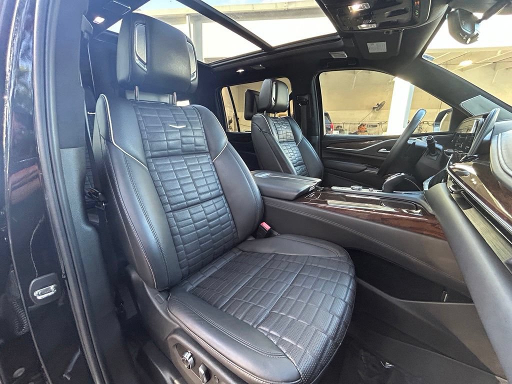 Used 2021 Cadillac Escalade ESV Sport Platinum RWD image 28