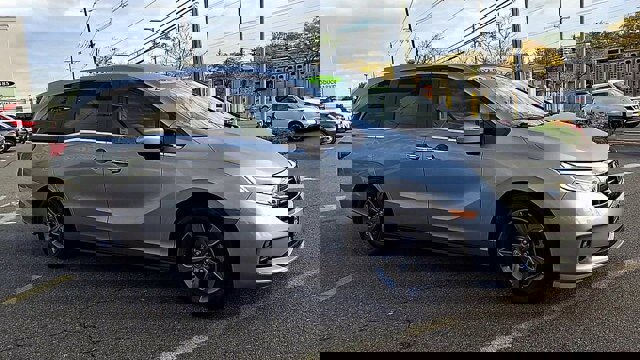 Used 2024 Honda Odyssey EX image 11