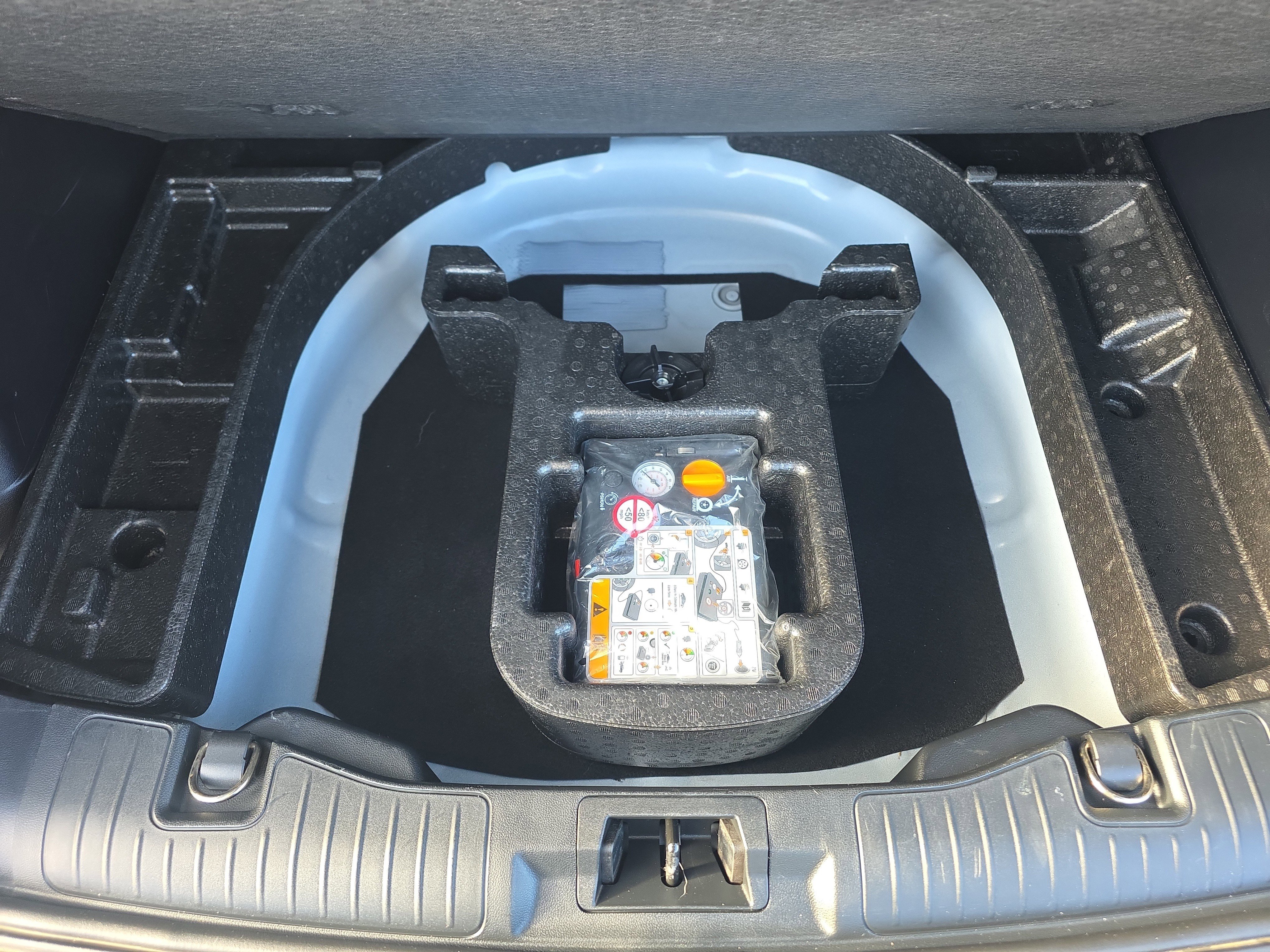 Certified 2022 Ford Escape SE w/ Cold Weather Package image 21