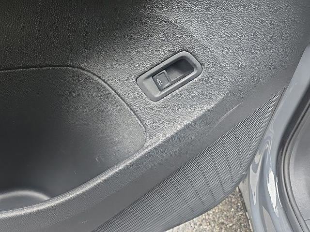 Used 2024 Volkswagen Atlas Cross Sport SE image 16