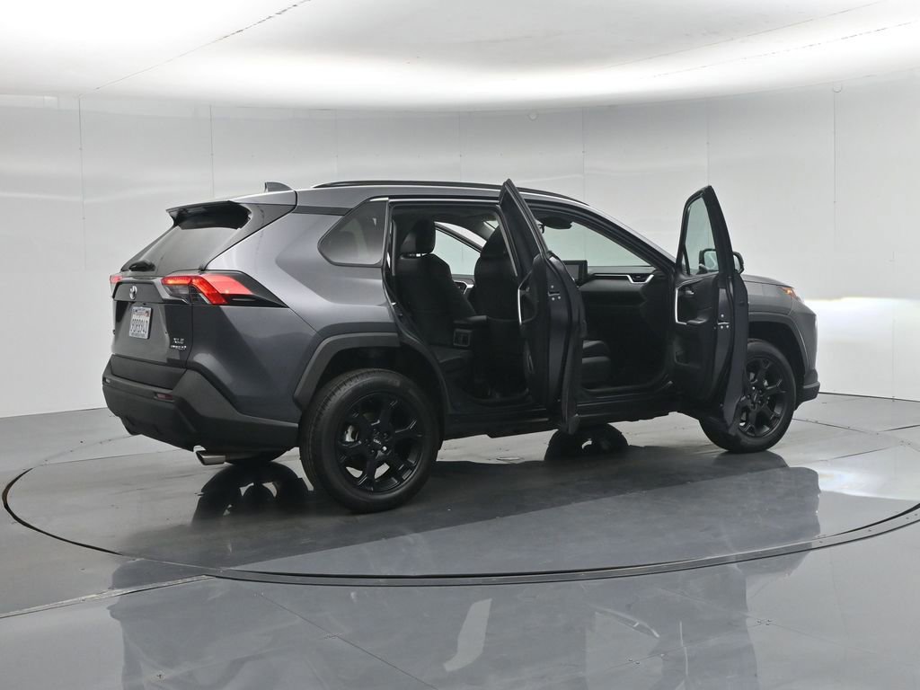 Used 2022 Toyota RAV4 XLE Premium image 35