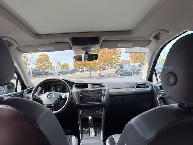 Used 2021 Volkswagen Tiguan SE w/ Panoramic Sunroof Package image 18