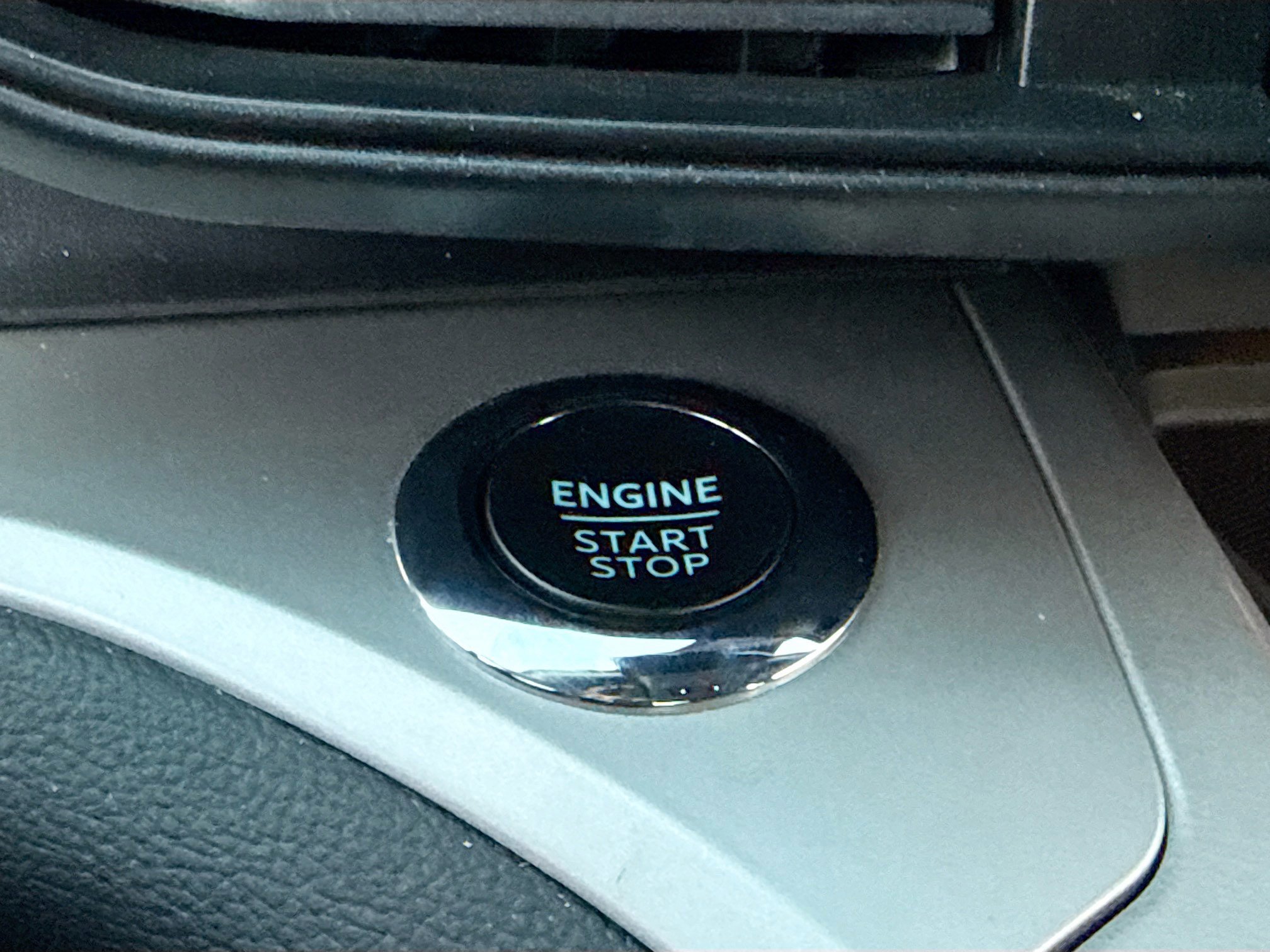 Certified 2023 Ford Explorer XLT w/ Class IV Trailer Tow Package image 12