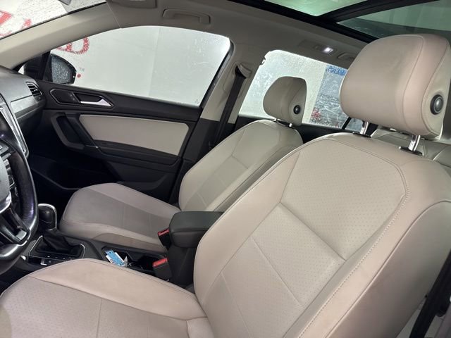 Used 2018 Volkswagen Tiguan SE w/ Panoramic Sunroof Package image 11