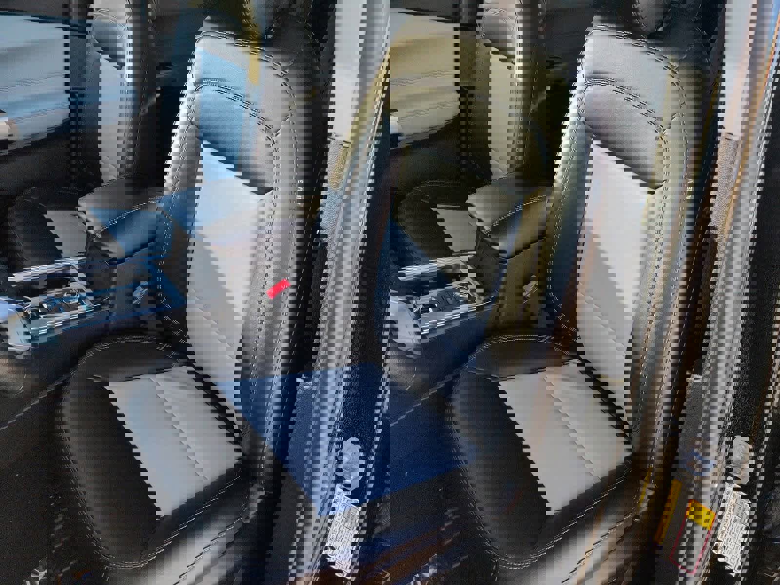 Certified 2022 Ford Explorer XLT w/ Equipment Group 202A image 17