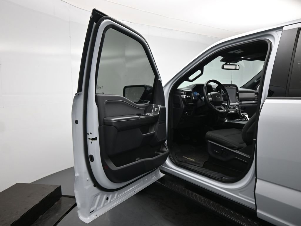 Certified 2022 Ford F150 XLT w/ Equipment Group 302A High image 9