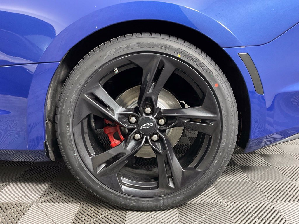 Used 2020 Chevrolet Camaro LT RWD image 10