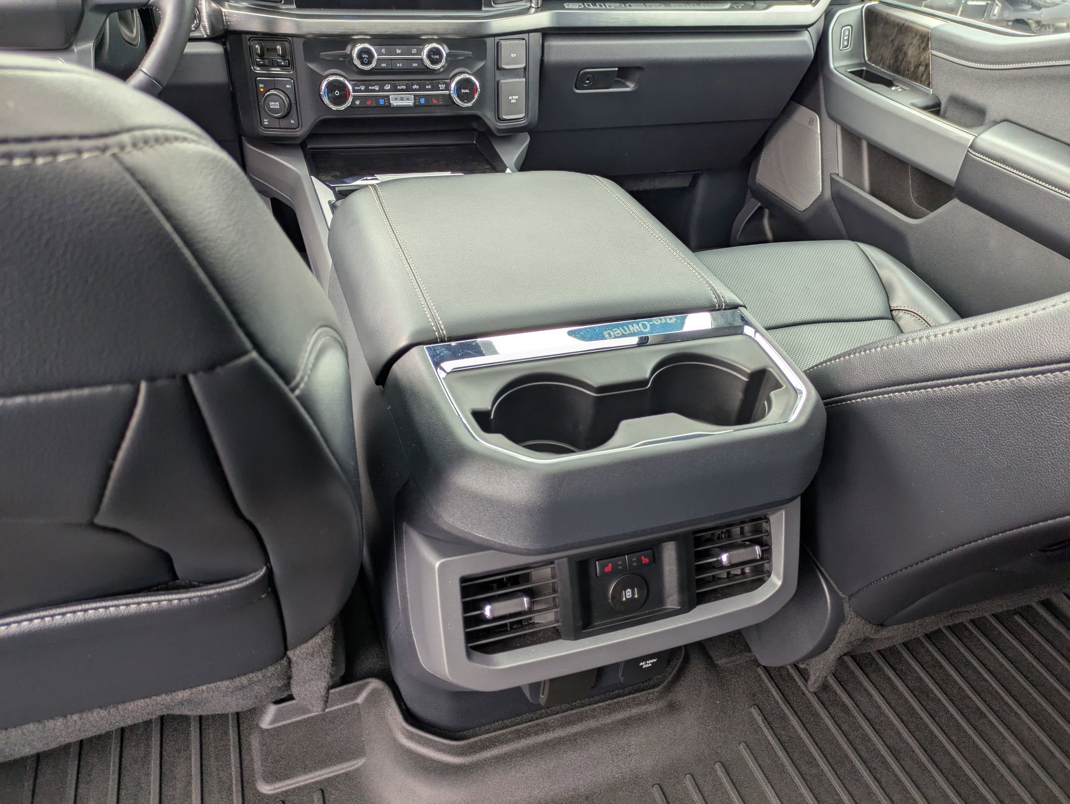 Certified 2024 Ford F250 Lariat w/ Lariat Ultimate Package image 35