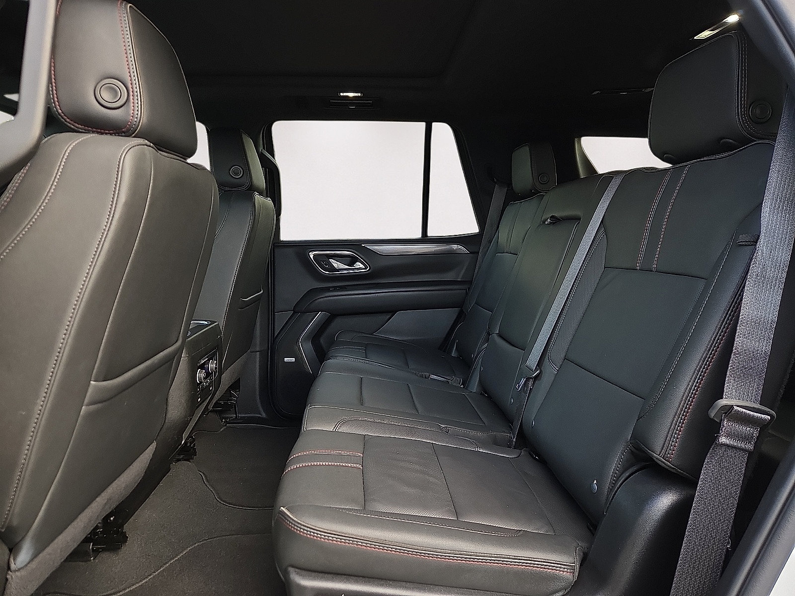 Used 2024 Chevrolet Tahoe RST w/ Luxury Package AWD/4WD image 11