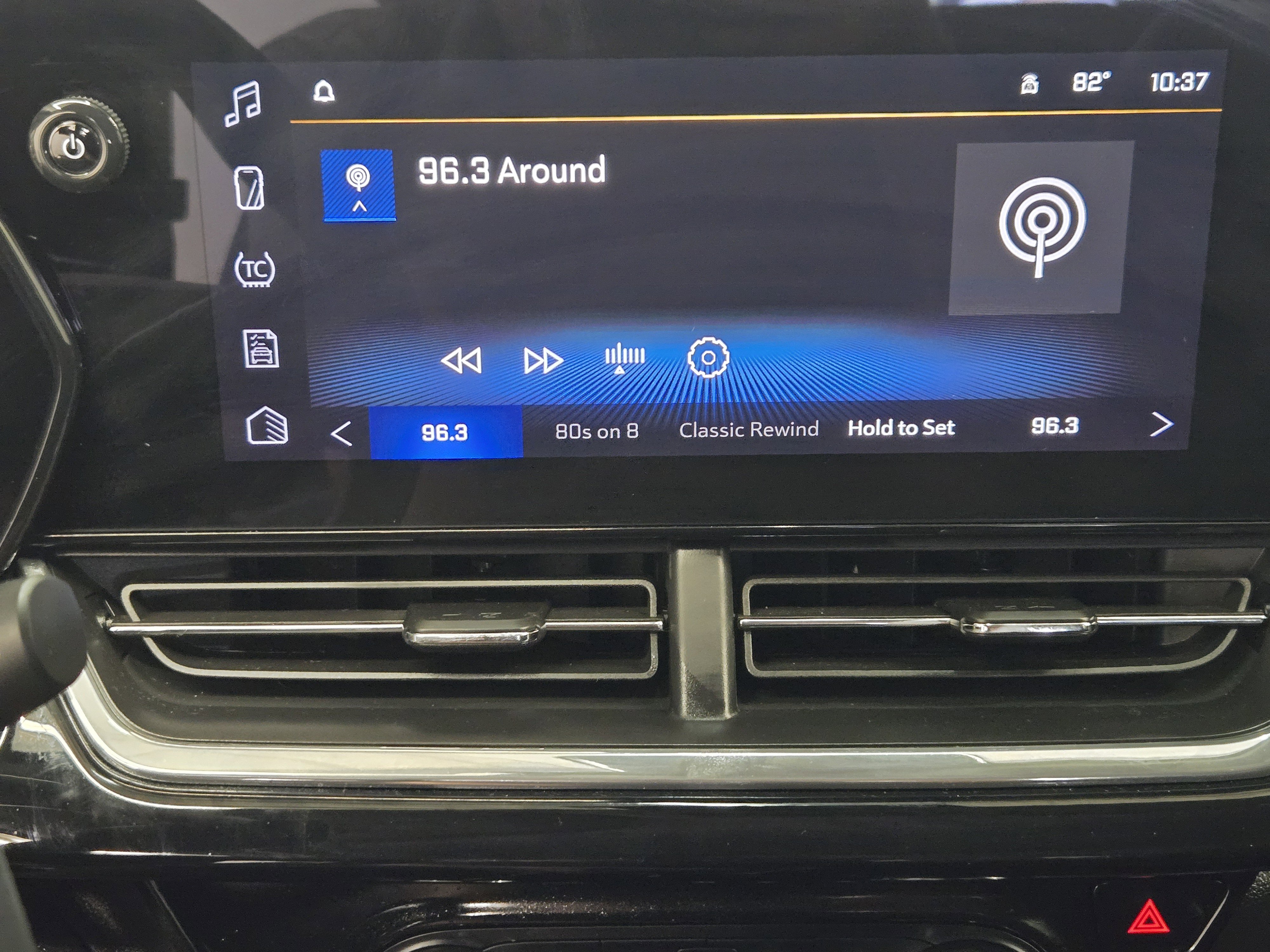 Used 2025 Chevrolet Trax ACTIV FWD image 18