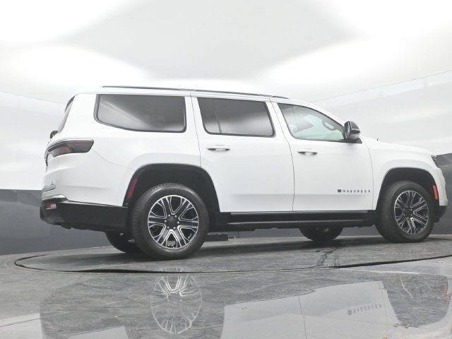 Used 2023 Jeep Wagoneer 4WD w/ Premium Group I image 24
