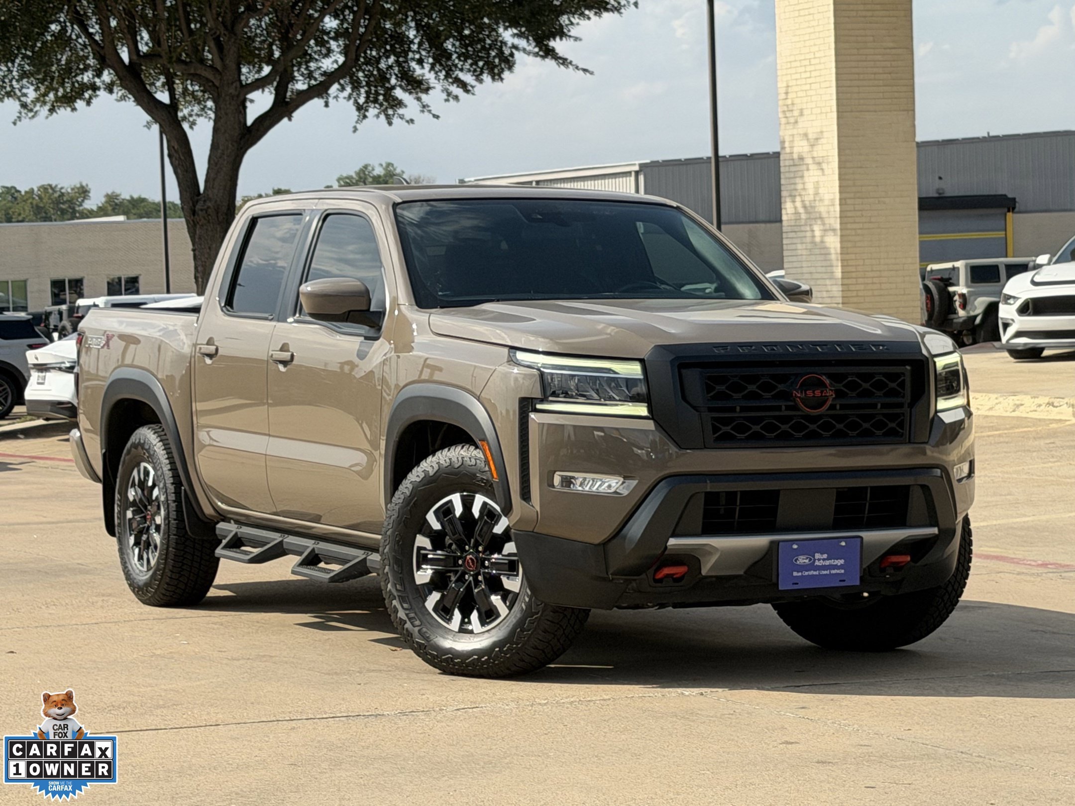Used 2022 Nissan Frontier Pro-X RWD image 2