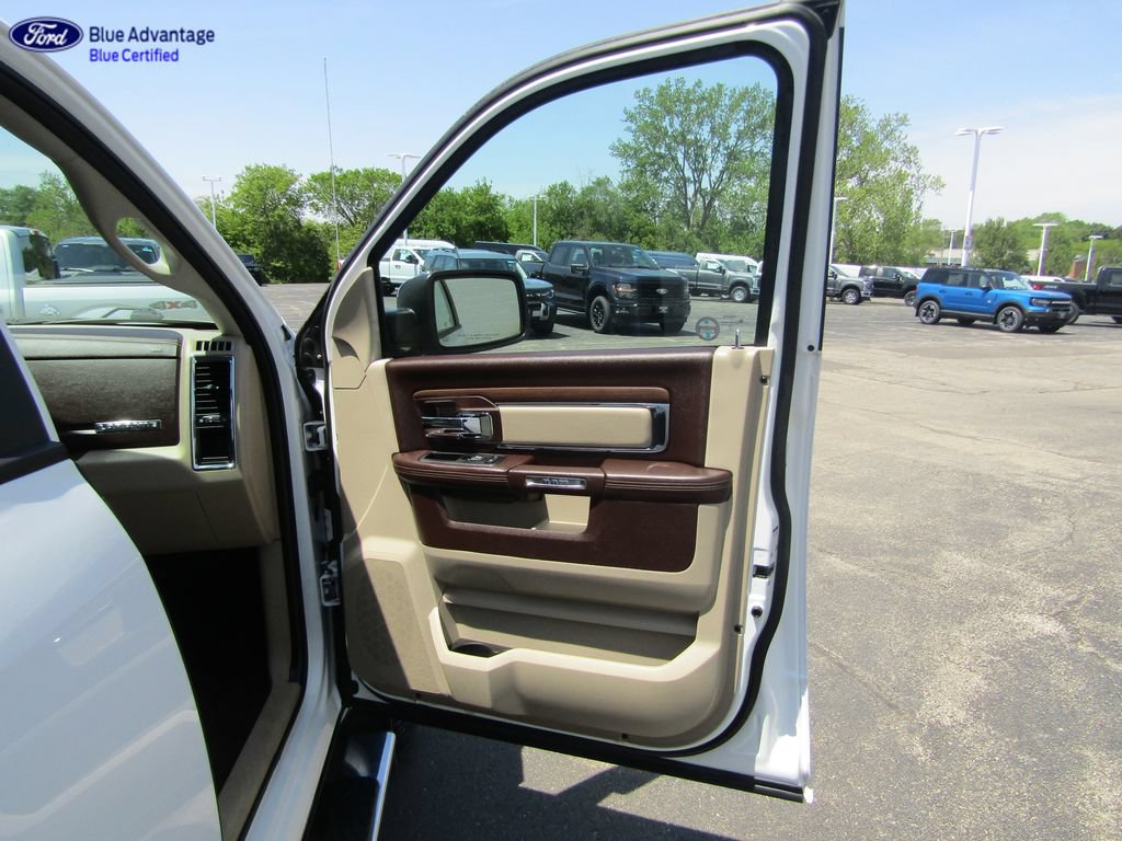 Used 2017 RAM 1500 Laramie w/ Convenience Group AWD/4WD image 38