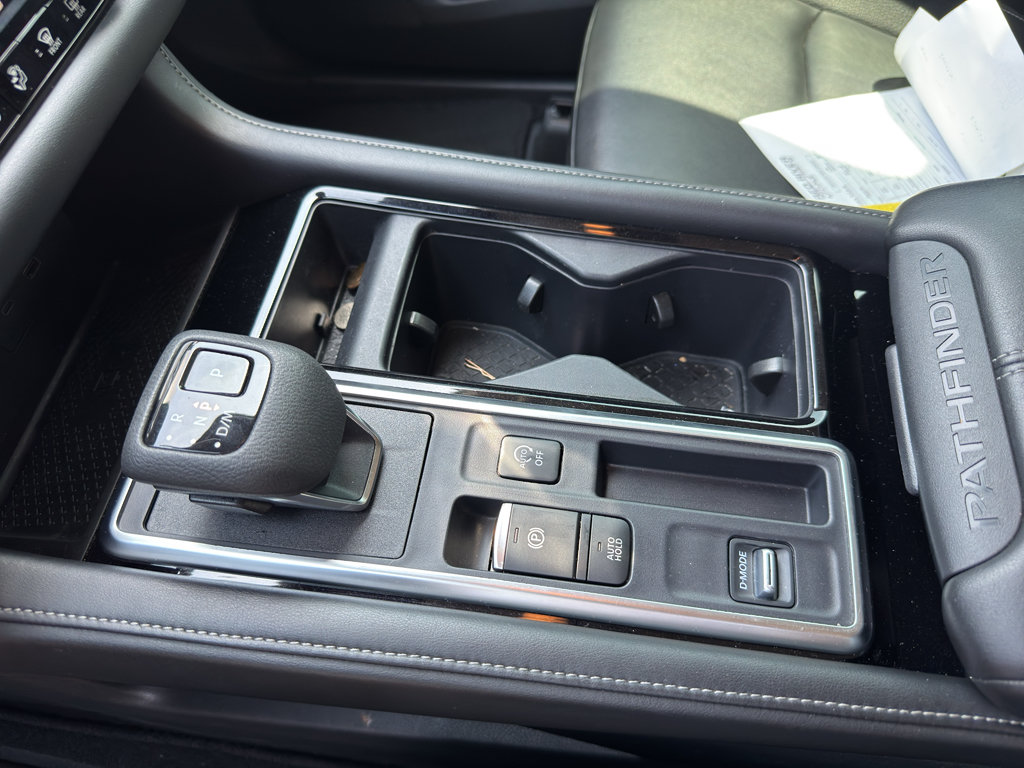Used 2024 Nissan Pathfinder SL w/ SL Premium Package FWD image 15