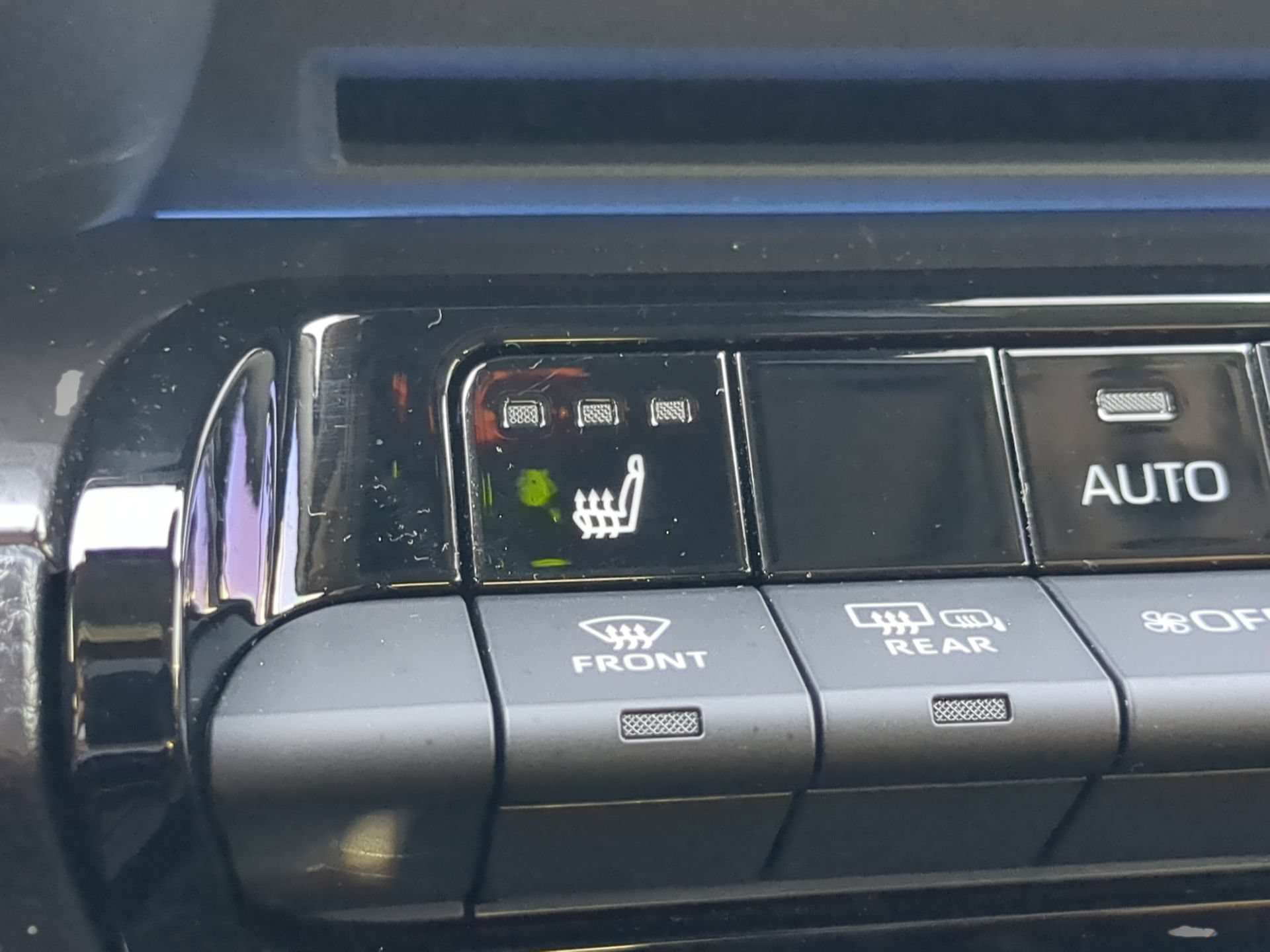 Used 2026 Toyota Prius FWD image 60