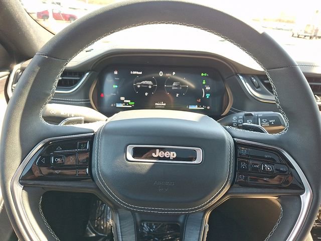 Used 2022 Jeep Grand Cherokee Overland AWD/4WD image 19