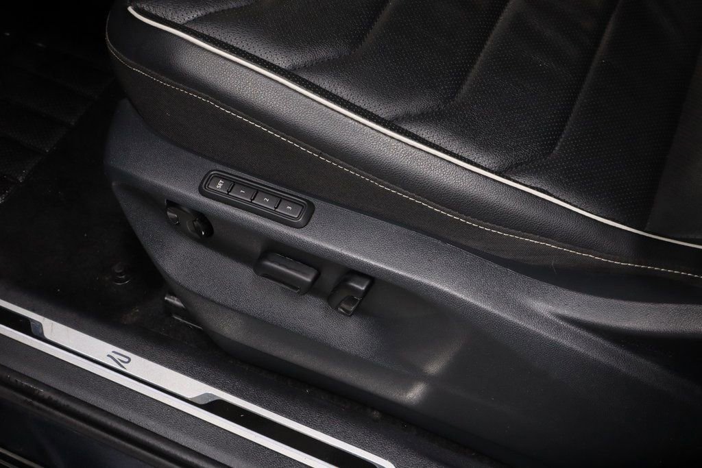 Used 2024 Volkswagen Tiguan SEL R-Line image 24