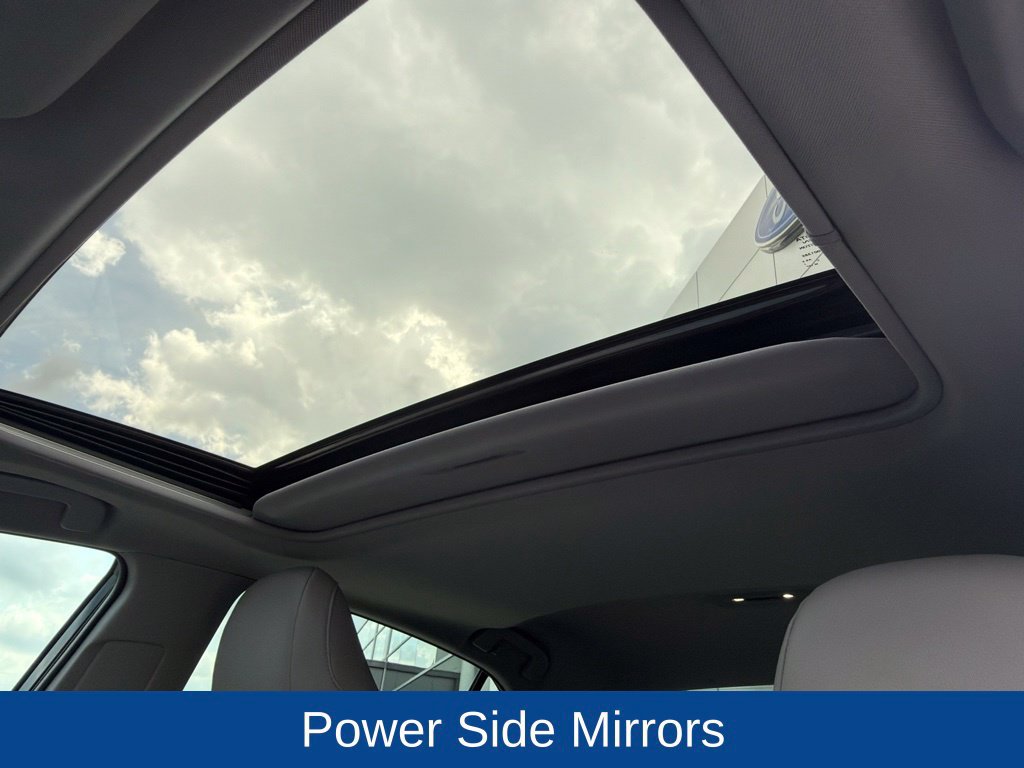 Used 2019 Toyota Camry SE w/ Carpet Mat Package FWD image 16