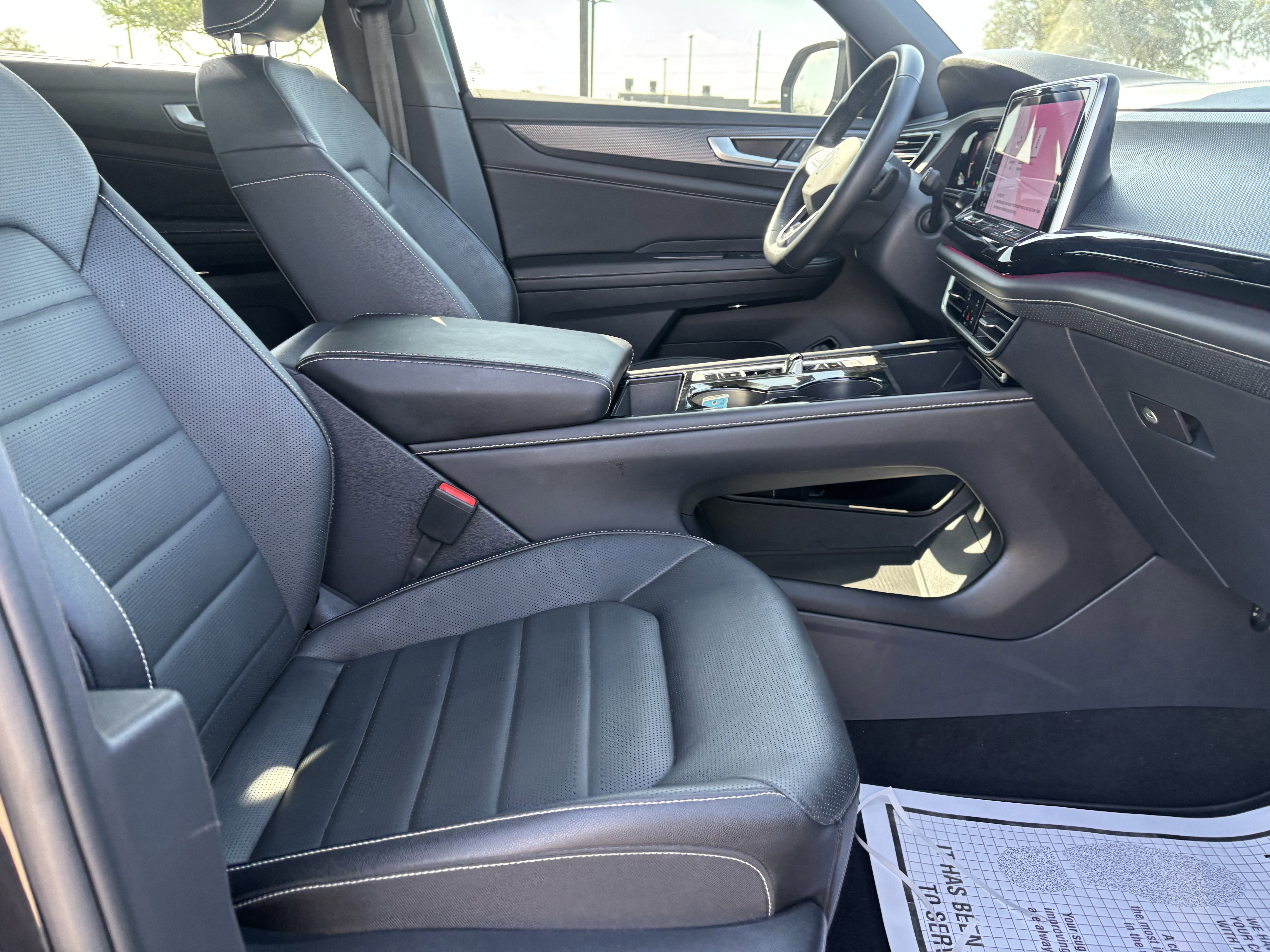 Used 2025 Volkswagen Atlas Cross Sport SEL R-Line image 25