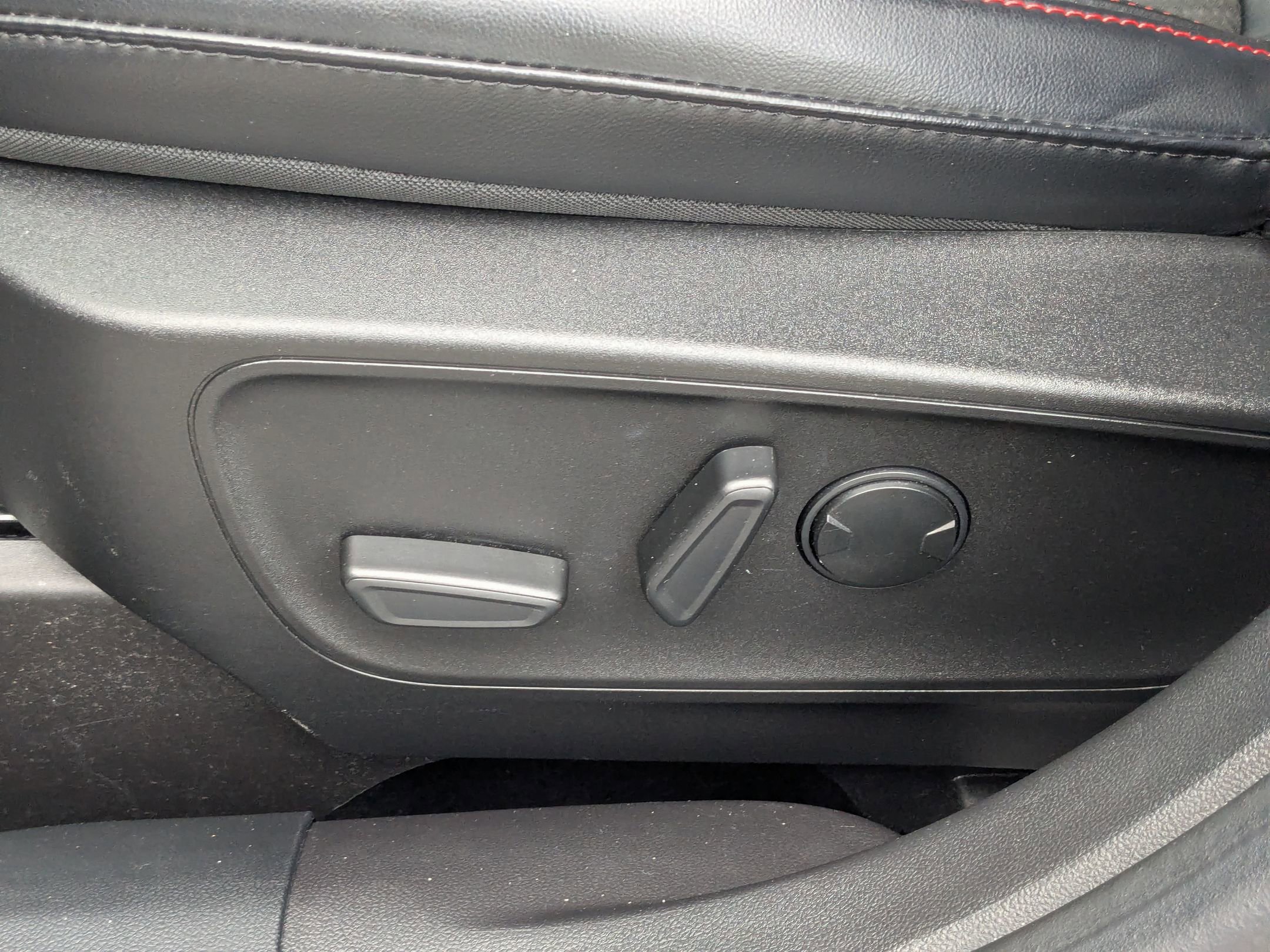 Certified 2023 Ford Escape ST-Line Select w/ Tech Pack #2 image 17