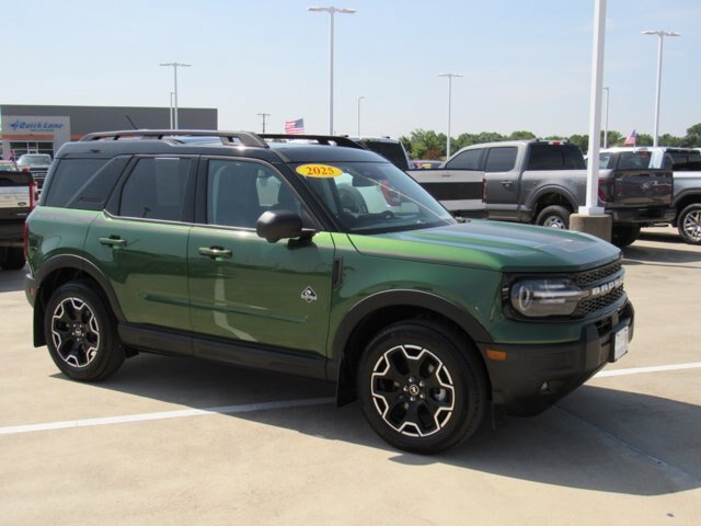 Certified 2025 Ford Bronco Sport Outer Banks w/ Outer Banks Tech Package+ AWD/4WD image 11