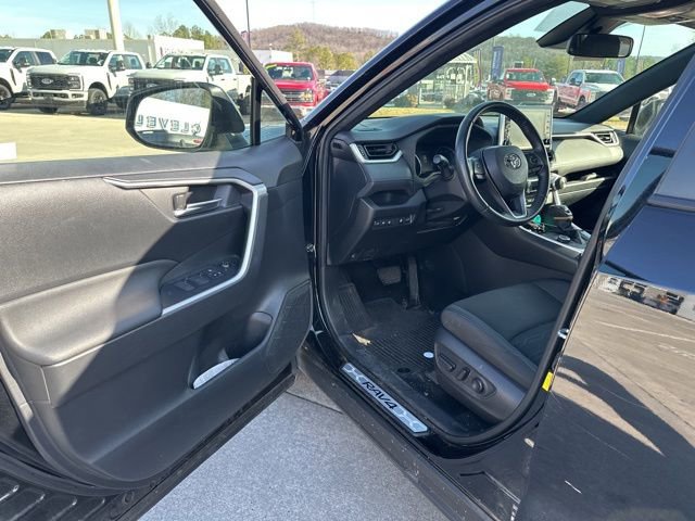 Used 2022 Toyota RAV4 SE image 20