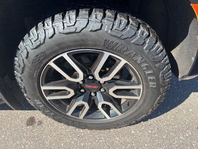 Used 2022 GMC Yukon AT4 AWD/4WD image 13