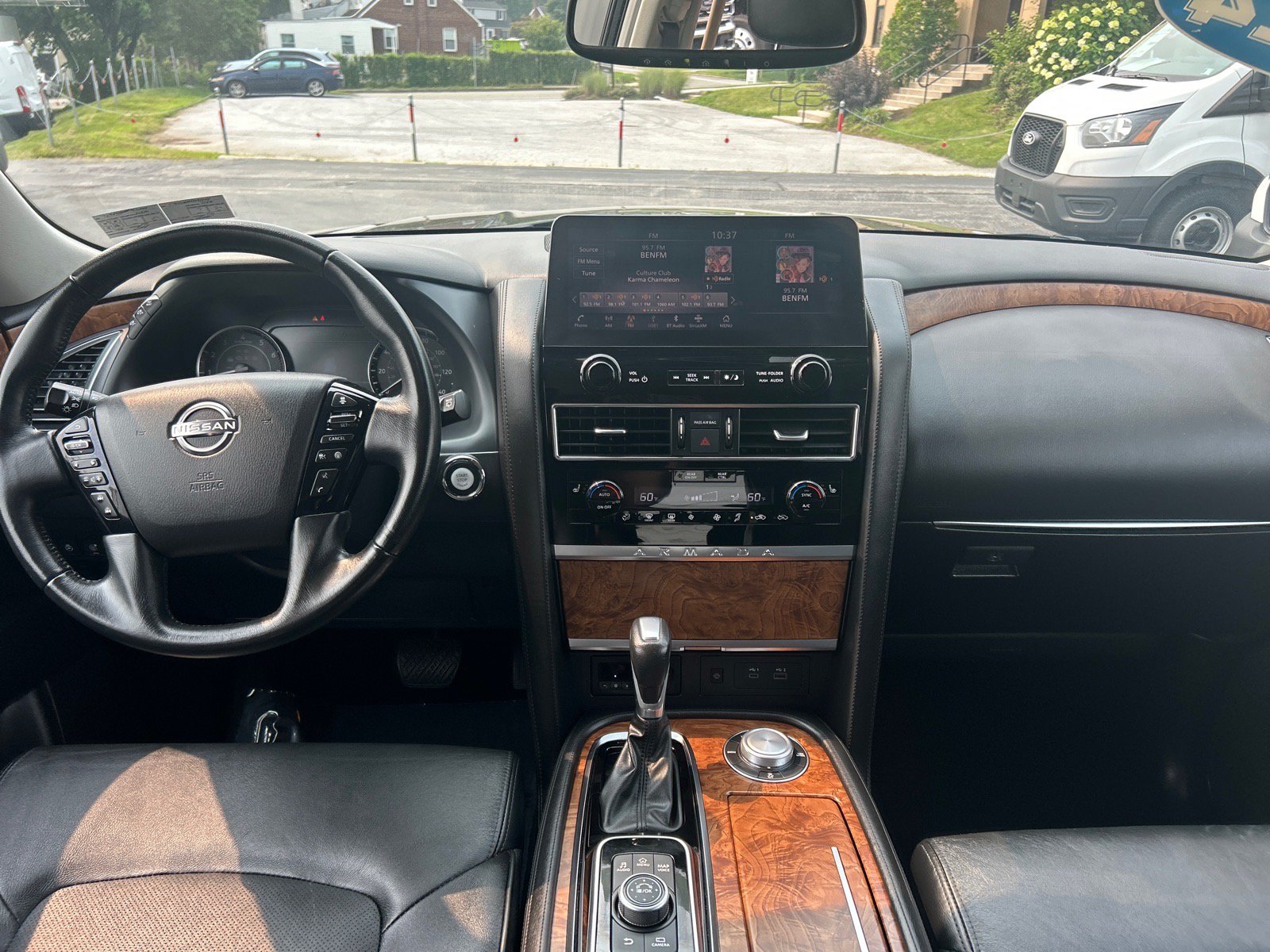 Used 2024 Nissan Armada SL w/ Captain's Chairs Package AWD/4WD image 6