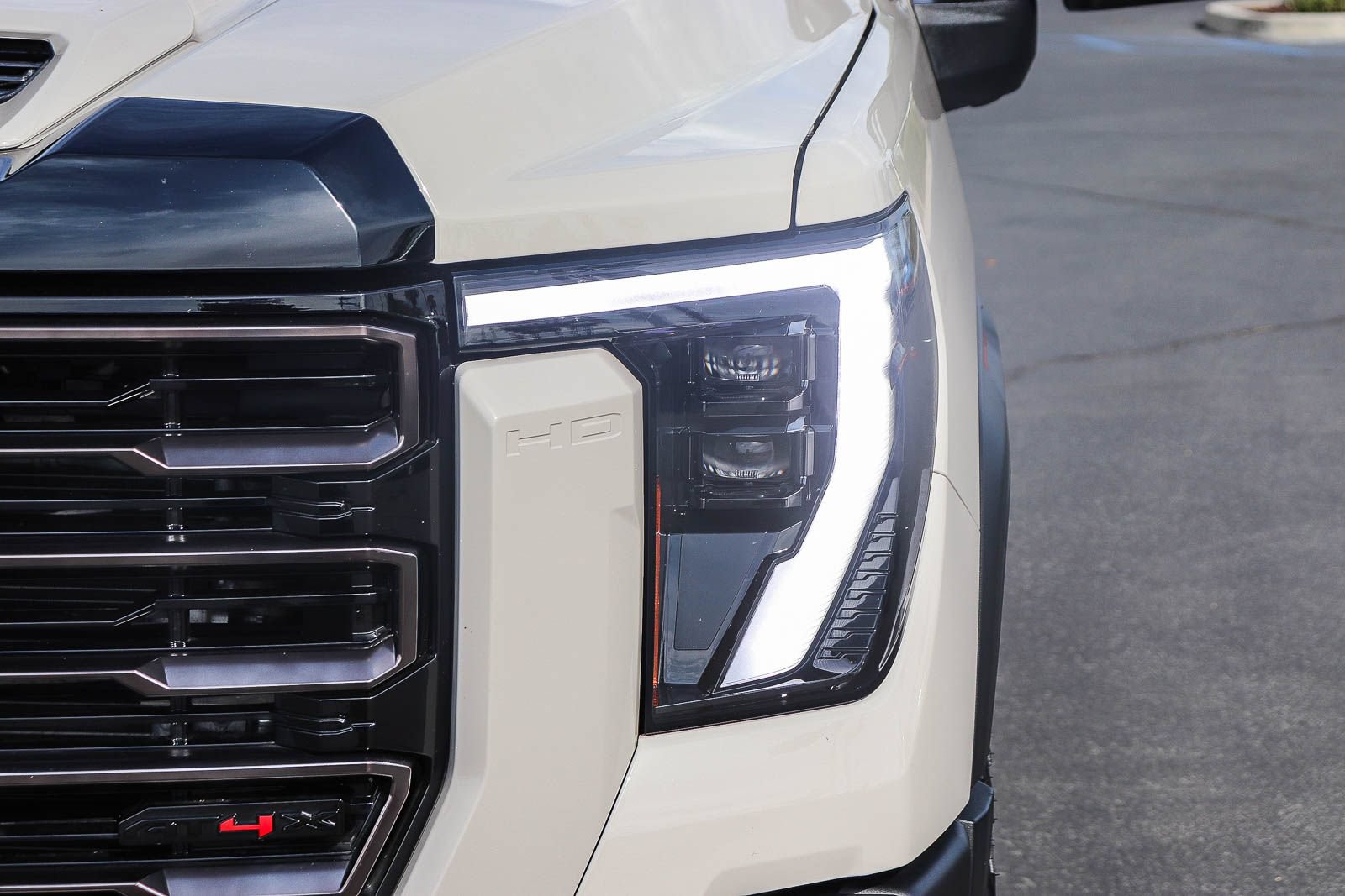 Used 2026 GMC Sierra 2500 AT4X w/ AT4X AEV Edition AWD/4WD image 10