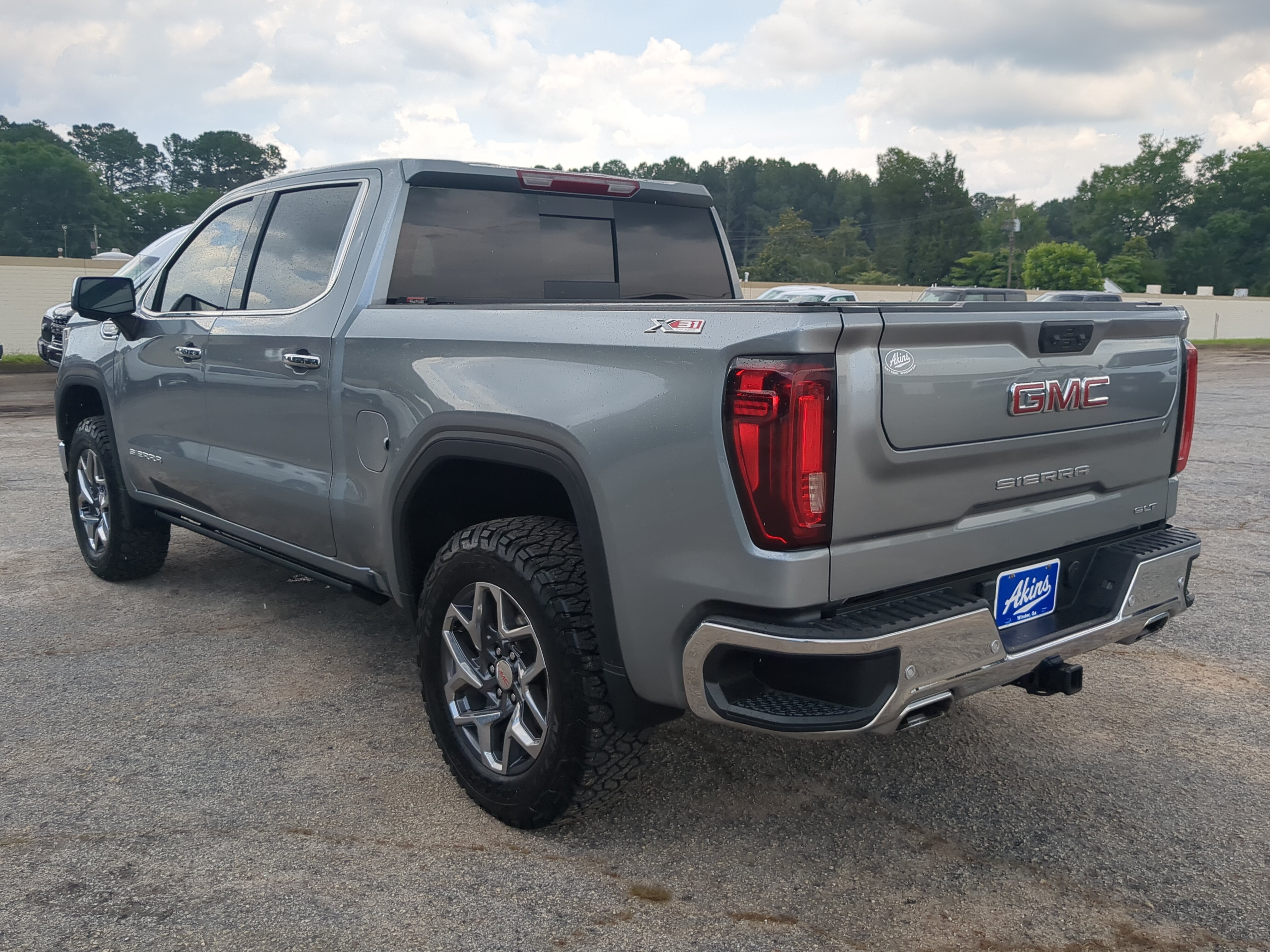 Used 2025 GMC Sierra 1500 SLT w/ SLT Premium Plus Package AWD/4WD image 5