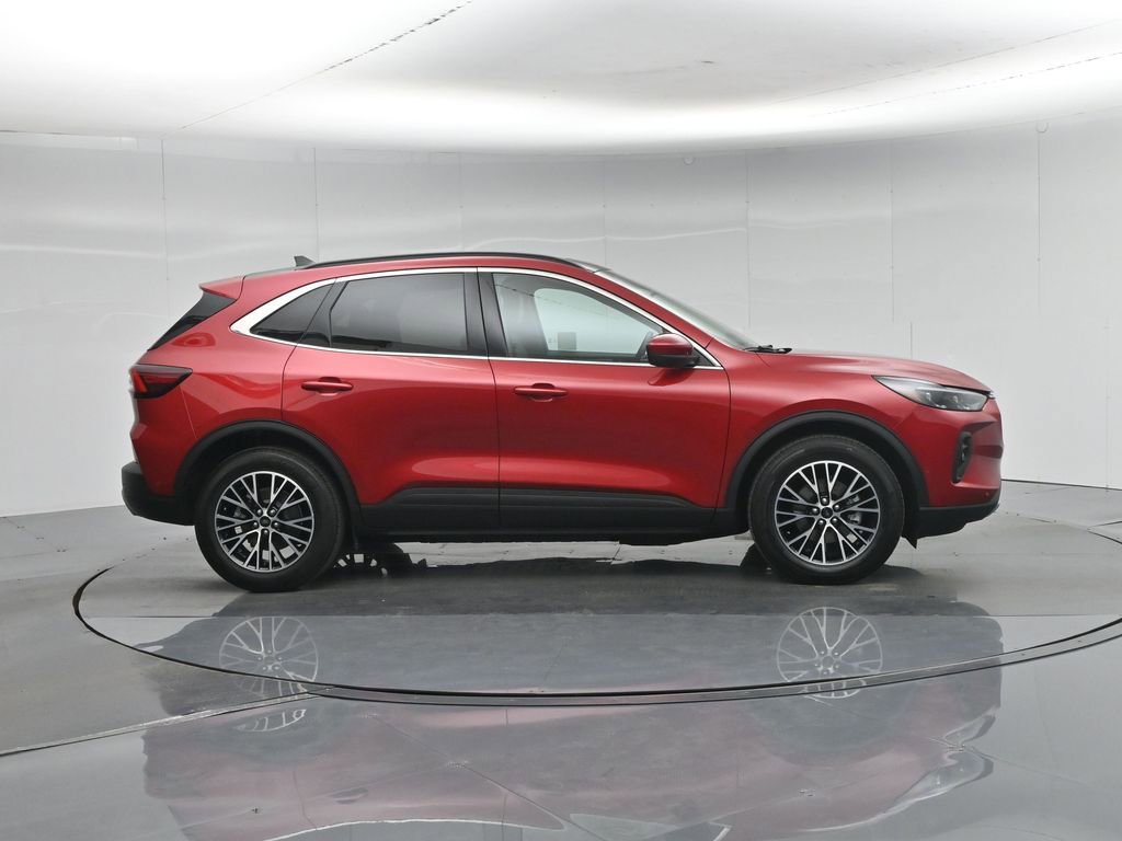 Certified 2023 Ford Escape SE w/ PHEV Premium Package FWD image 28