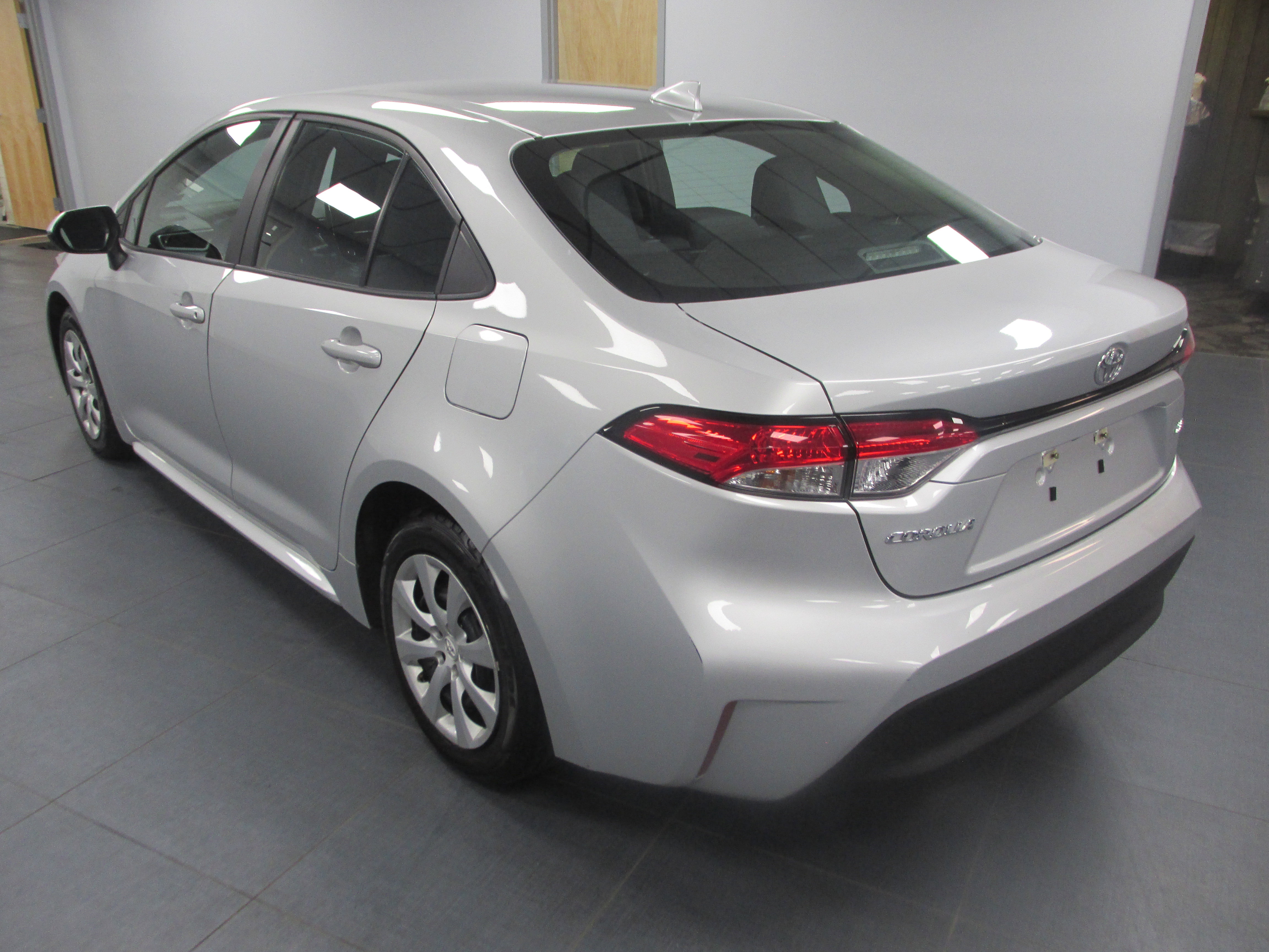 Used 2023 Toyota Corolla LE FWD image 7