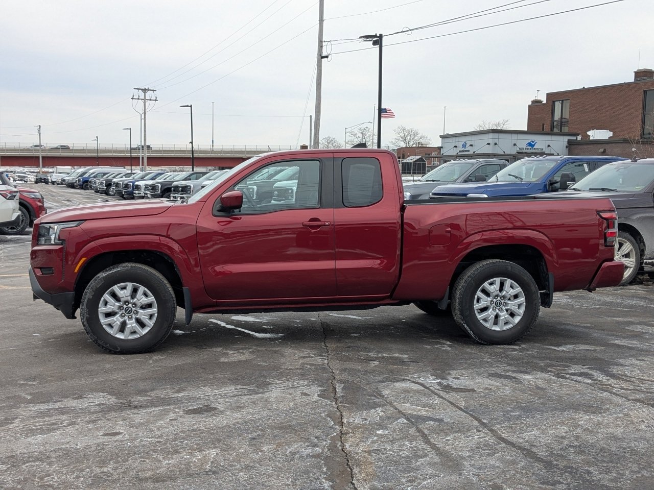 Used 2022 Nissan Frontier SV image 7