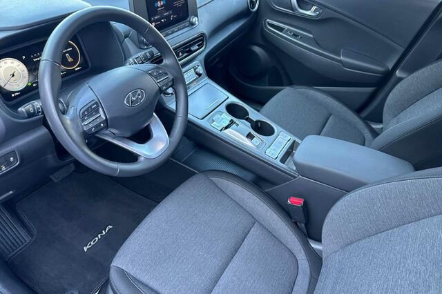 Used 2022 Hyundai Kona SEL w/ Convenience Package image 7