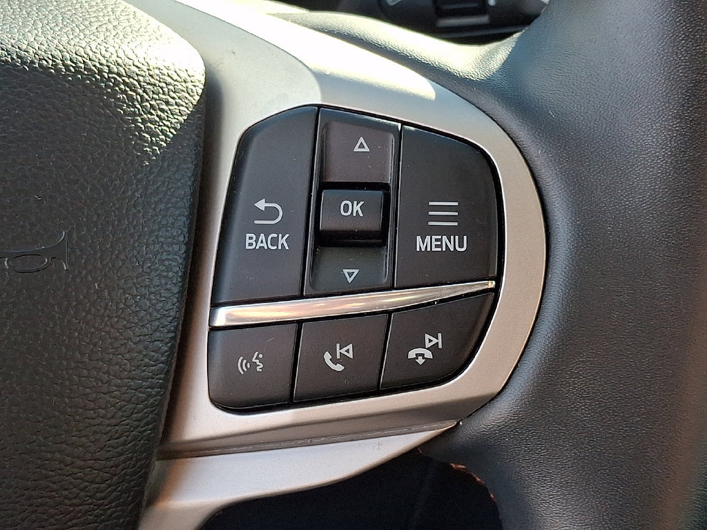 Certified 2025 Ford Explorer Active RWD image 18