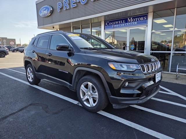 Used 2024 Jeep Compass Latitude image 8