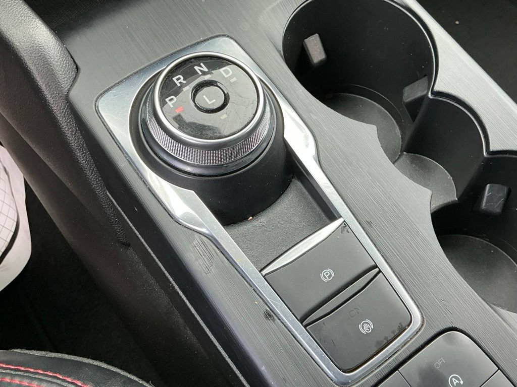 Certified 2025 Ford Escape ST-Line FWD image 31