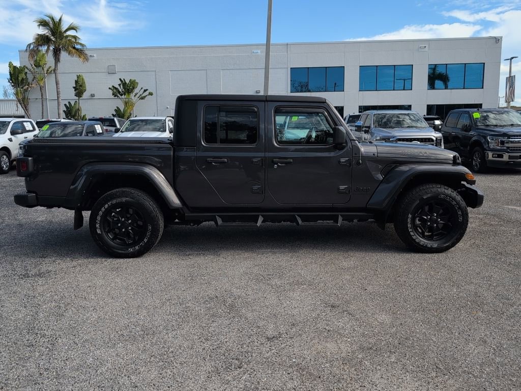 Used 2022 Jeep Gladiator Sport image 2
